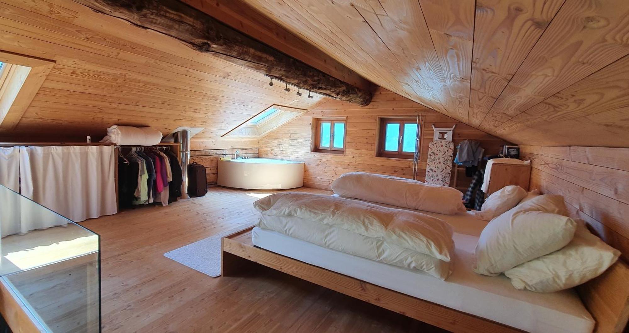 Chalet Biene - Swiss Alp Chalet With Sauna And Jacuzzi Ulrichen Habitación foto